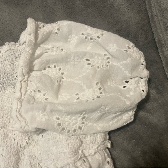 2/$15❗️Pretty white eyelet SHEIN blouse, size 4X (fits like 18/20) - Picture 4 of 6